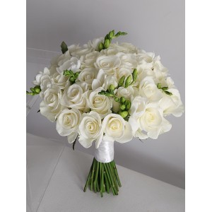 Весільний букет троянда та фрезія