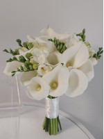 Весільний букет кала та фрезія