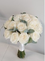 Весільний букет з піоновидної троянди